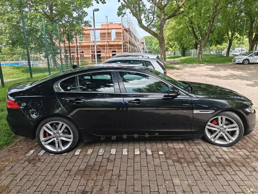 Gebraucht Jaguar XE Portfolio 200 PS (147 kW) 2015 Schwarz Limousine