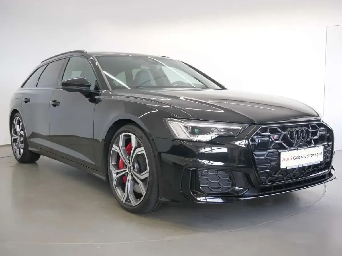 Gebraucht Audi S6 Ambiente 344 PS (253 kW) 2025 Mythosschwarz metallic Kombi