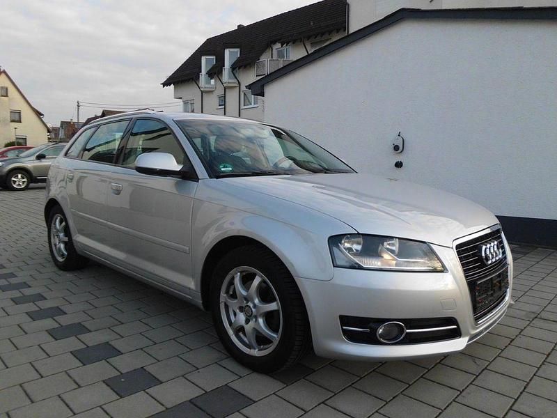Gebraucht Audi A3 Ambiente 125 PS (91 kW) 2010 Silber Kleinwagen