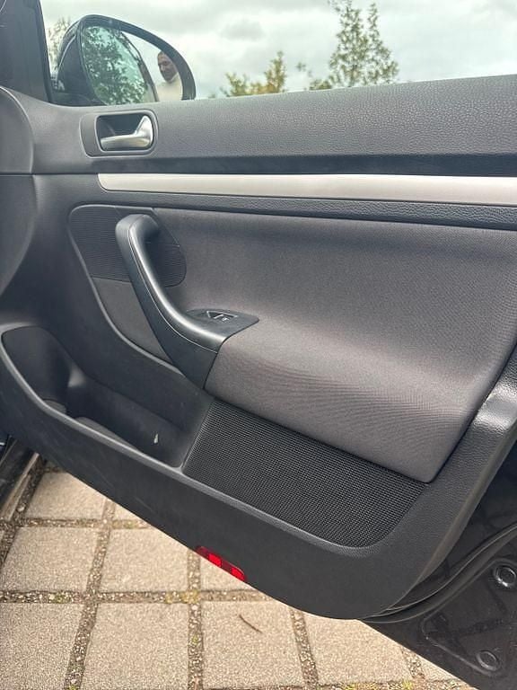 Gebraucht VW Golf VI Highline 105 PS (77 kW) 2011 Schwarz Kleinwagen