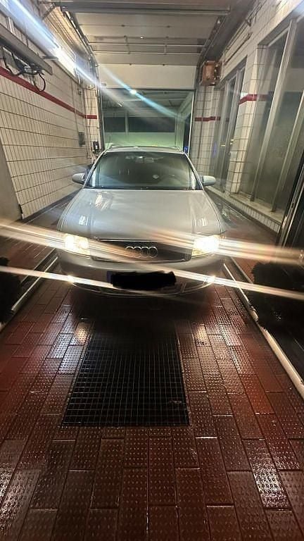 Silber Gebraucht 2004 VW Golf V Kombi | 2.485 € (Guter Preis) - Bild 1/4