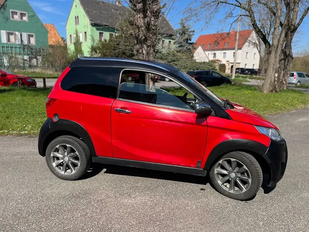 Używany Aixam Crossline 14 KM (10 kW) 2017 Czerwony Hatchback