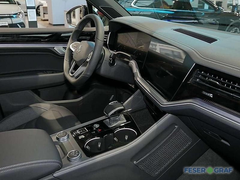 Gebraucht VW Touareg R-line 286 PS (210 kW) 2025 Sechura beige metallic SUV