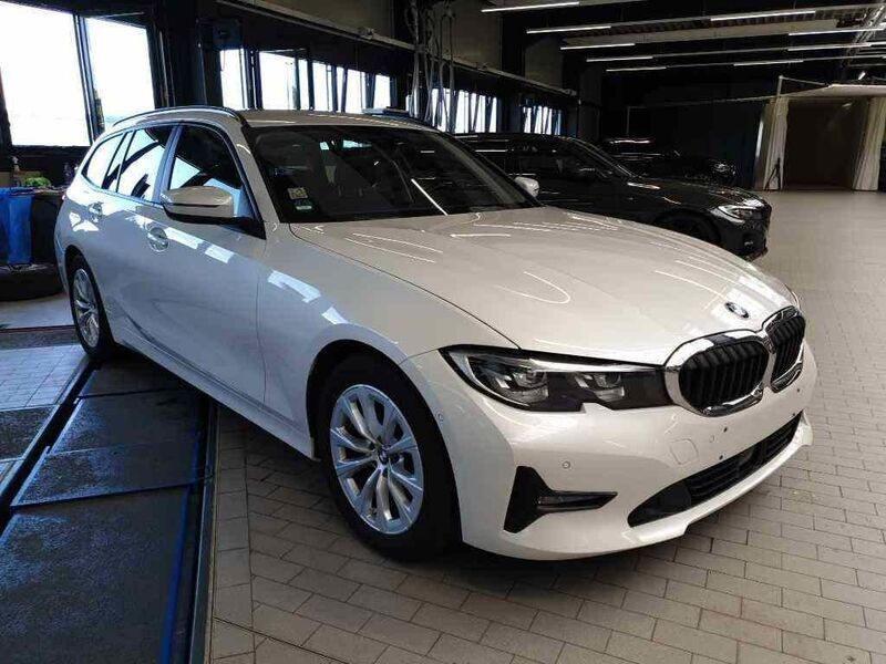 Gebraucht BMW 320e 190 PS (139 kW) 2020 Weiß Kombi