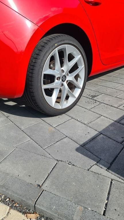 Second-hand Seat Leon FR 140 CP (102 kW) 2014 Roșu Berlinǎ