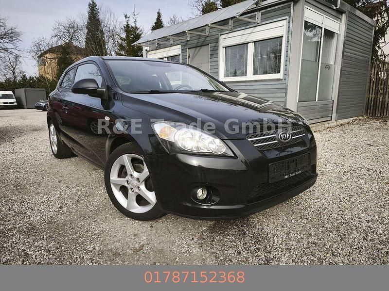 Gebraucht Kia Ceed 126 PS (92 kW) 2008 Schwarz Kleinwagen