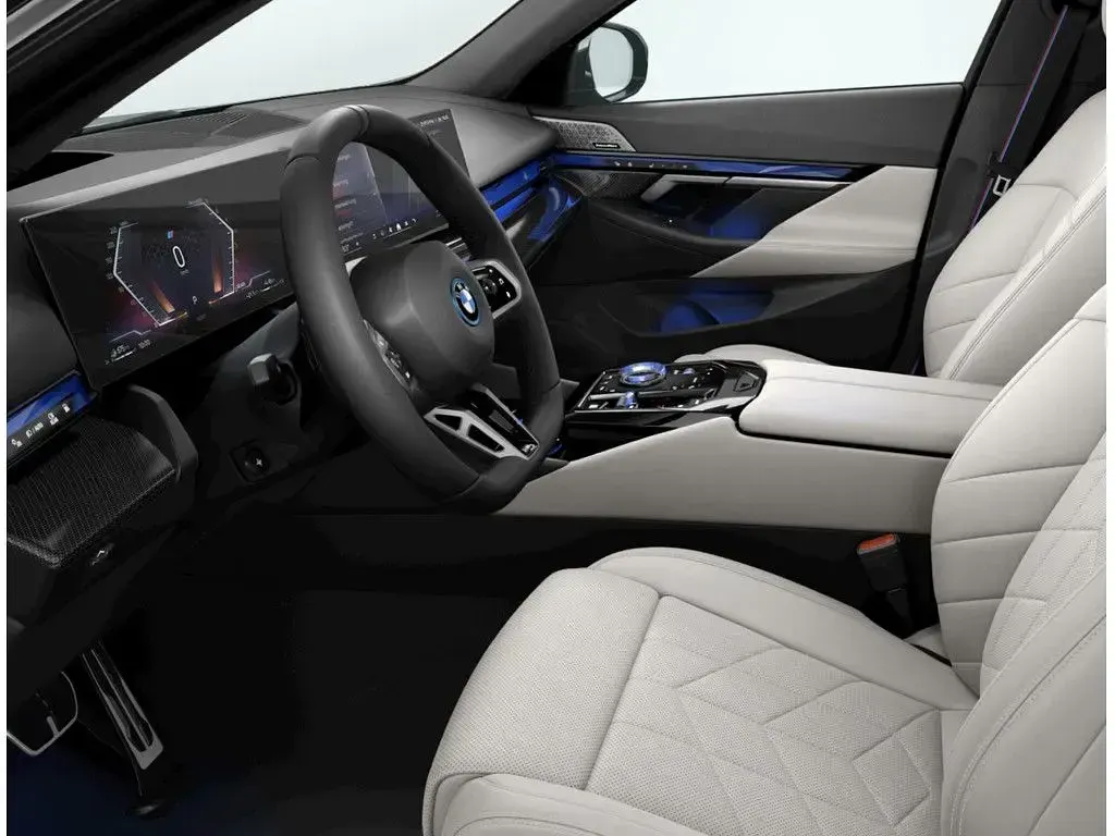 Gebraucht BMW 550e Performance 489 PS (359 kW) 2024 Schwarz Limousine
