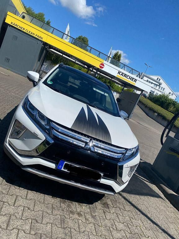 Weiß Gebraucht 2018 Mitsubishi Eclipse Cross SUV | 15.900 € (Guter Preis) - Bild 1/4