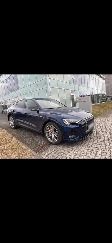 Gebraucht Audi e-tron Comfort 230 kW (313 PS) 2021 Blau SUV