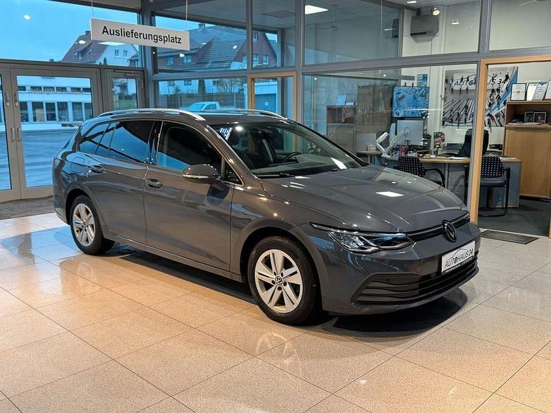 Grau Gebraucht 2024 VW Golf VIII IQ Drive Kombi | 24.850 € (Fairer Preis) - Bild 1/4