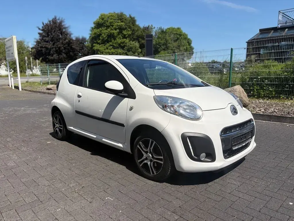 Gebraucht Citroën C1 SELECTION 68 PS (50 kW) 2013 Weiß Kleinwagen