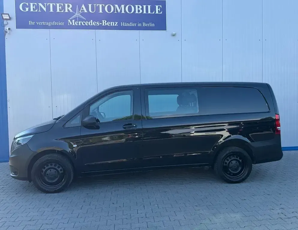 Gebraucht Mercedes Vito 163 PS (119 kW) 2023 Schwarz Van