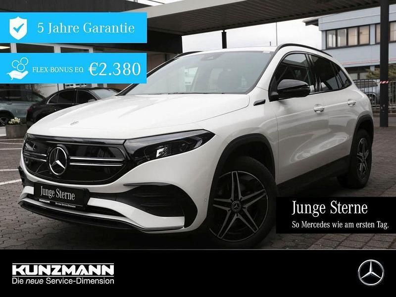 Polarweiss Gebraucht 2021 Mercedes EQA250 AMG SUV | 28.390 € (Guter Preis) - Bild 1/4
