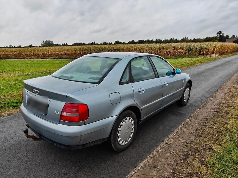 Gebraucht Audi A4 Ambiente 101 PS (74 kW) 1999 Grau Limousine