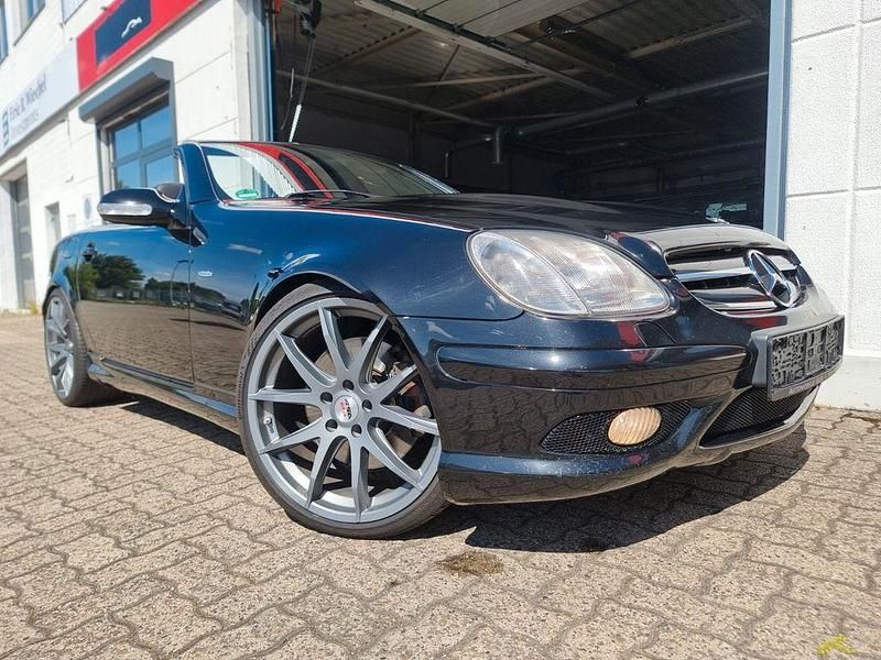 Schwarz Gebraucht 2002 Mercedes SLK32 AMG AMG Cabrio | 16.495 € (Fairer Preis) - Bild 1/4