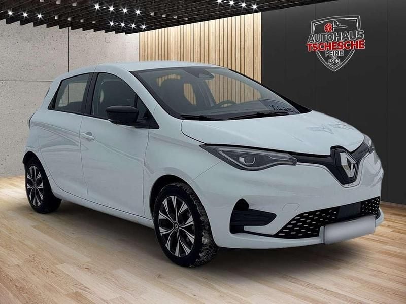 Gebraucht Renault Zoe Evolution 50 kW (69 PS) 2022 Weiß (gletscherweiss) Kleinwagen