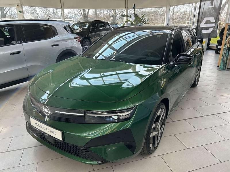 Neu Opel Astra Ultimate 114 kW (156 PS) 2026 Klover grün Kombi