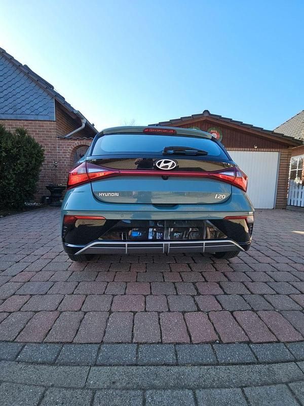 Gebraucht Hyundai i20 Trend 101 PS (74 kW) 2024 Grün Kleinwagen