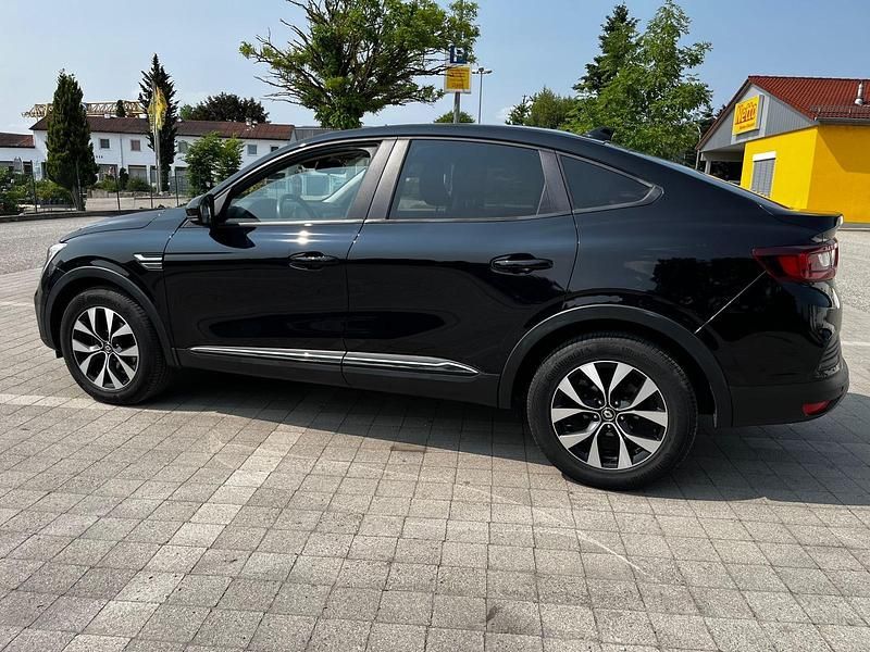 Gebraucht Renault Arkana 145 PS (106 kW) 2022 Schwarz SUV