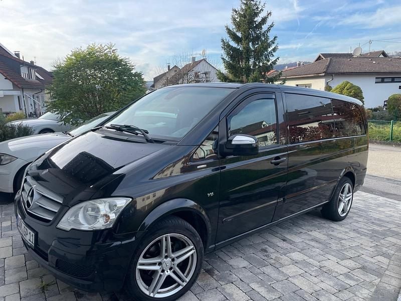 Schwarz Gebraucht 2010 Mercedes Viano Van / Kleinbus | 11.000 € (Guter Preis) - Bild 1/4