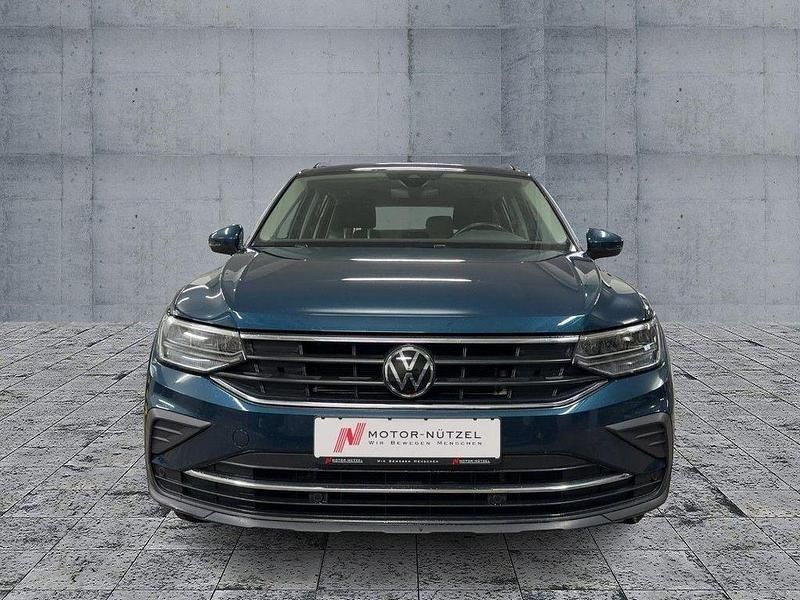 Gebraucht VW Tiguan Life 150 PS (110 kW) 2022 Blau SUV