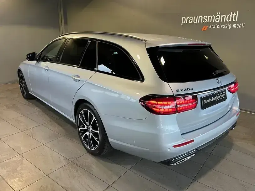 Gebraucht Mercedes E220 Avantgarde 194 PS (142 kW) 2022 Lack hightechsilber Kombi