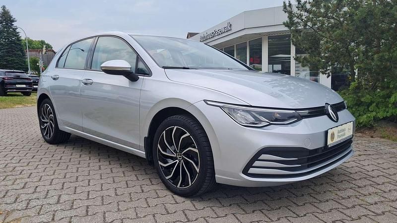 Reflexsilber metallic Gebraucht 2020 VW Golf VII Pro Limousine | 20.800 € (Fairer Preis) - Bild 1/4