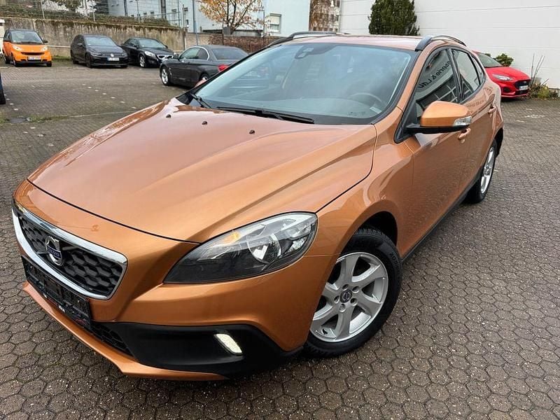 Gebraucht Volvo V40 CC Kinetic 150 PS (110 kW) 2013 Orange Kombi