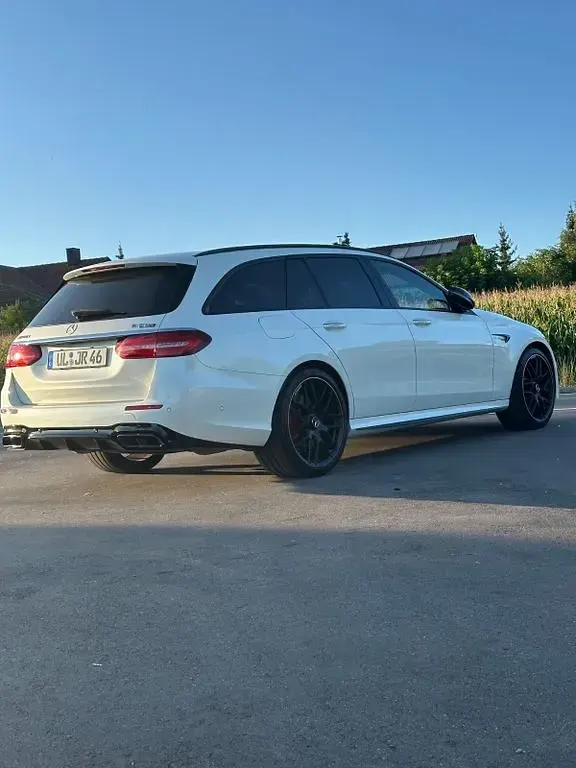 Gebraucht Mercedes E63S AMG AMG 612 PS (450 kW) 2019 Weiß Limousine