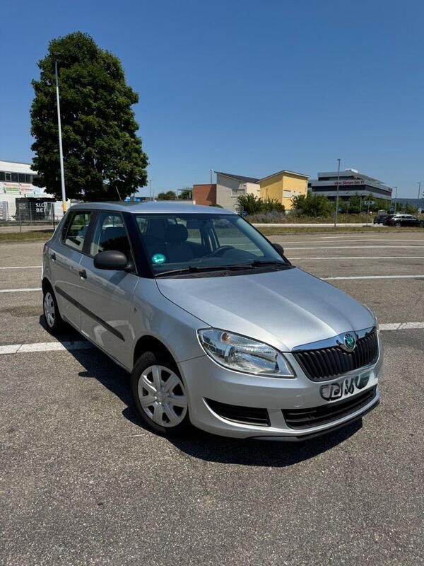 Silber Gebraucht 2012 Skoda Fabia Cool Edition Kleinwagen | 3.790 € (Fairer Preis) - Bild 1/4