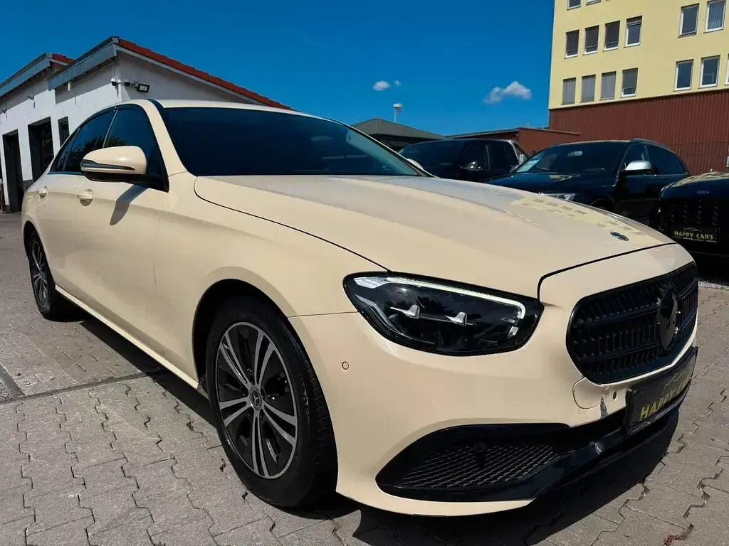 Gebraucht Mercedes E220 200 PS (147 kW) 2022 Beige Limousine