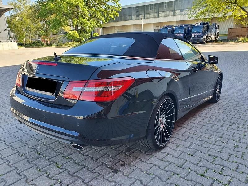Schwarz Gebraucht 2011 Mercedes E350 Cabrio | 13.500 € (Guter Preis) - Bild 1/4