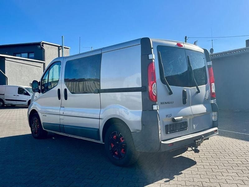 Second-hand Renault Trafic 145 CP (106 kW) 2010 Gri Monovolum