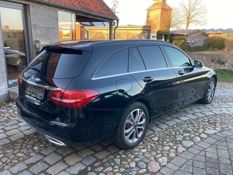 Gebraucht Mercedes C220 170 PS (125 kW) 2017 Schwarz Kombi