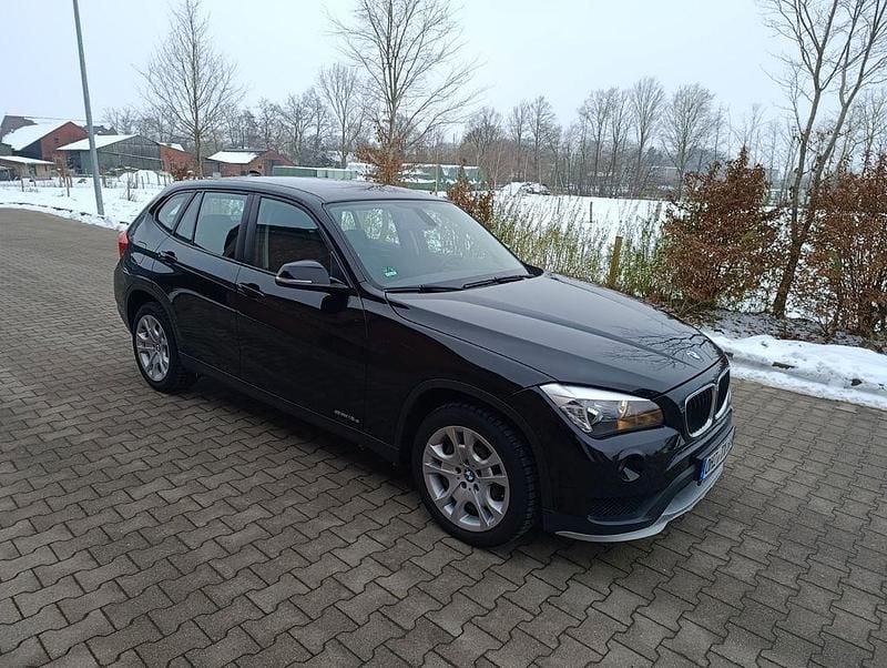 Schwarz Gebraucht 2014 BMW X1 SUV | 5.999 € (Superpreis) - Bild 1/4