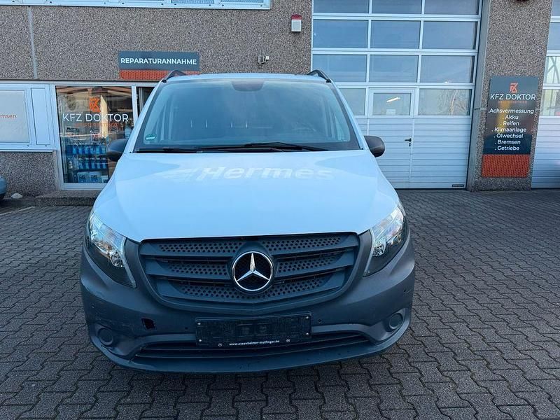 Weiß Gebraucht 2020 Mercedes Vito Van | 12.200 € (Fairer Preis) - Bild 1/4