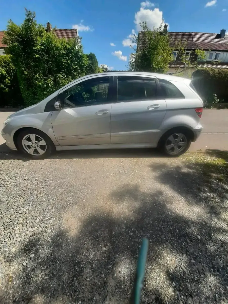 Gebraucht Mercedes B180 109 PS (80 kW) 2005 Silber Van / Kleinbus