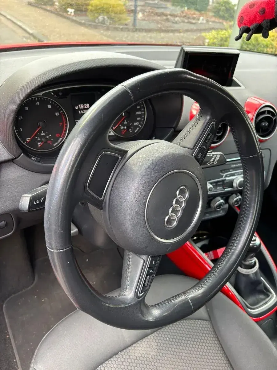 Gebraucht Audi A1 Sportback Premium 95 PS (69 kW) 2016 Rot Kleinwagen
