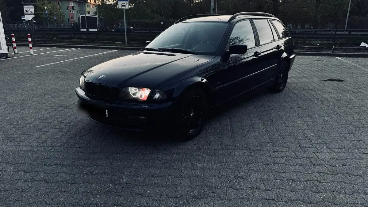 Second-hand BMW 320 136 CP (100 kW) 2000 Negru Break