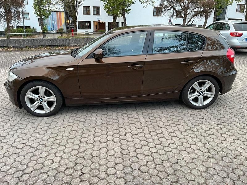 Gebraucht BMW 116 116 PS (85 kW) 2010 Braun Kleinwagen