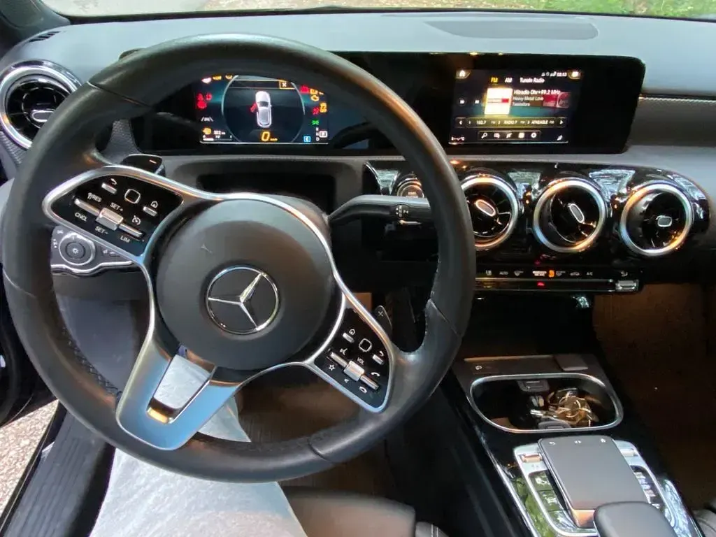 Gebraucht Mercedes A200 150 PS (110 kW) 2019 Schwarz Limousine