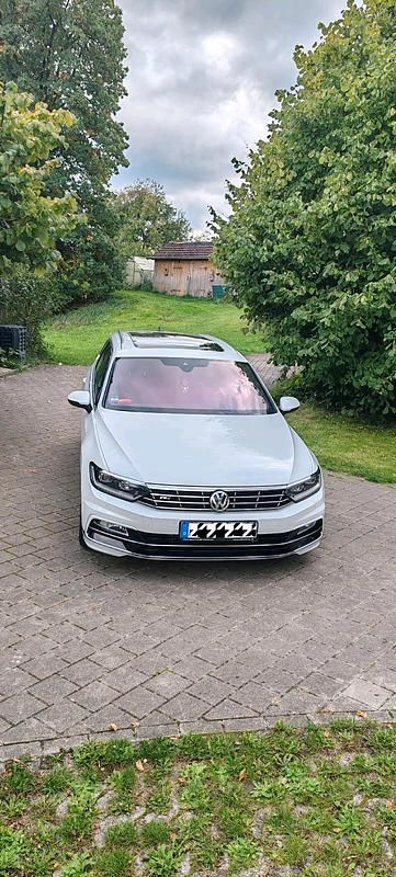 Weiß Gebraucht 2016 VW Passat R-line Kombi | 16.399 € (Teuer) - Bild 1/4