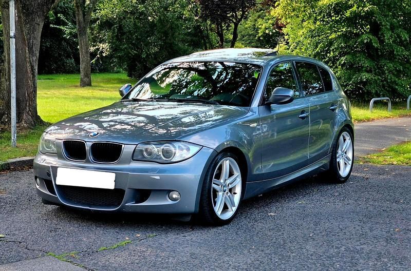Grau Gebraucht 2009 BMW 120 M Sport Kleinwagen | 3.999 € (Fairer Preis) - Bild 1/4