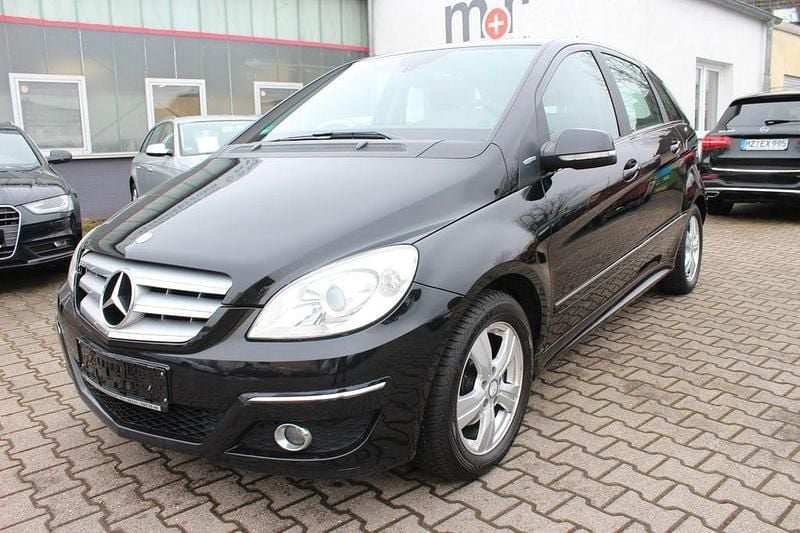 Gebraucht Mercedes B180 116 PS (85 kW) 2009 Schwarz Van / Kleinbus