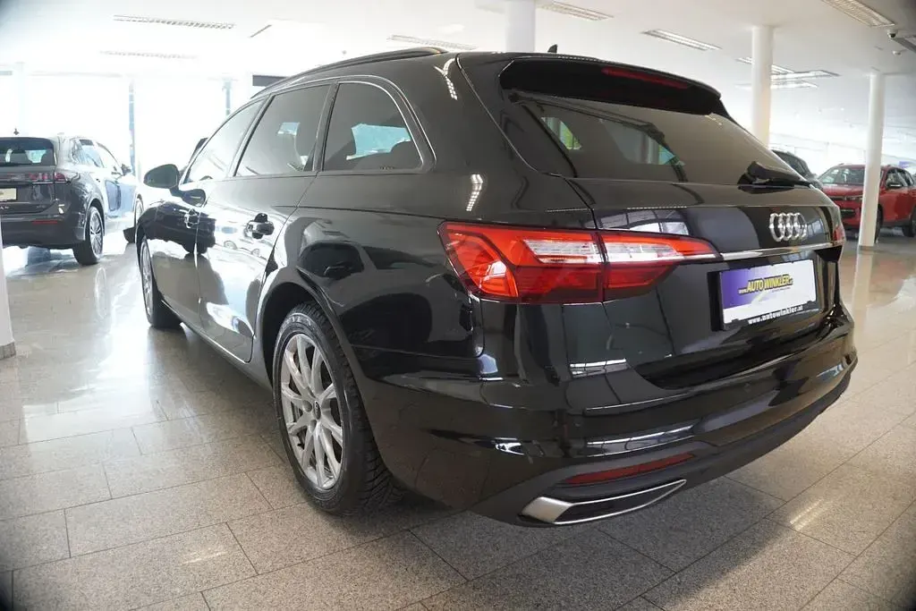 Gebraucht Audi A4 Sport 150 PS (110 kW) 2022 Schwarz Kombi