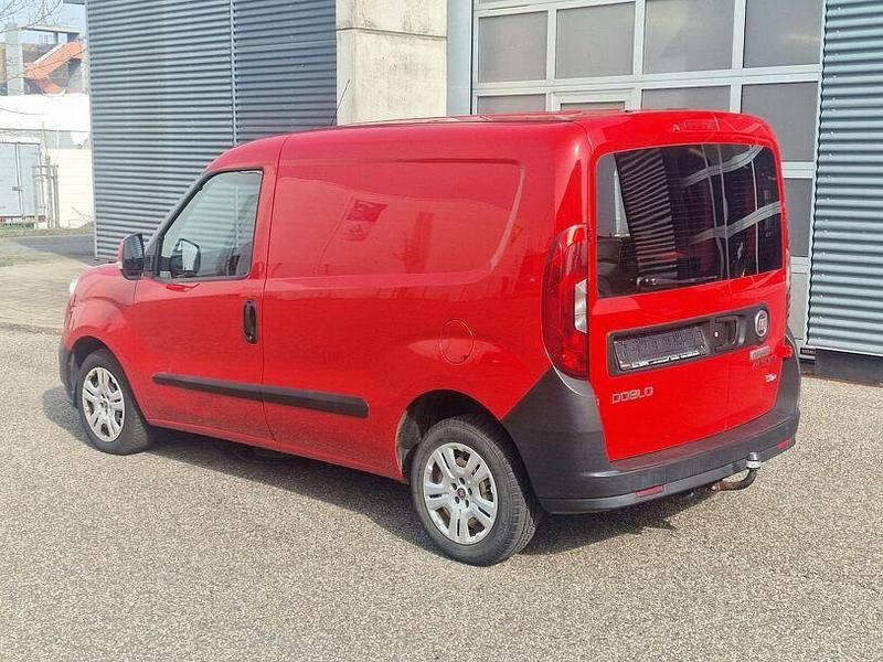 Gebraucht Fiat Doblò 90 PS (66 kW) 2015 Rosso speed/corsa Van / Kleinbus