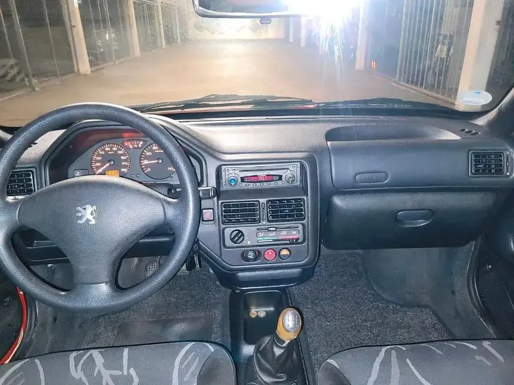 Gebraucht Peugeot 106 60 PS (44 kW) 2002 Rot Kleinwagen