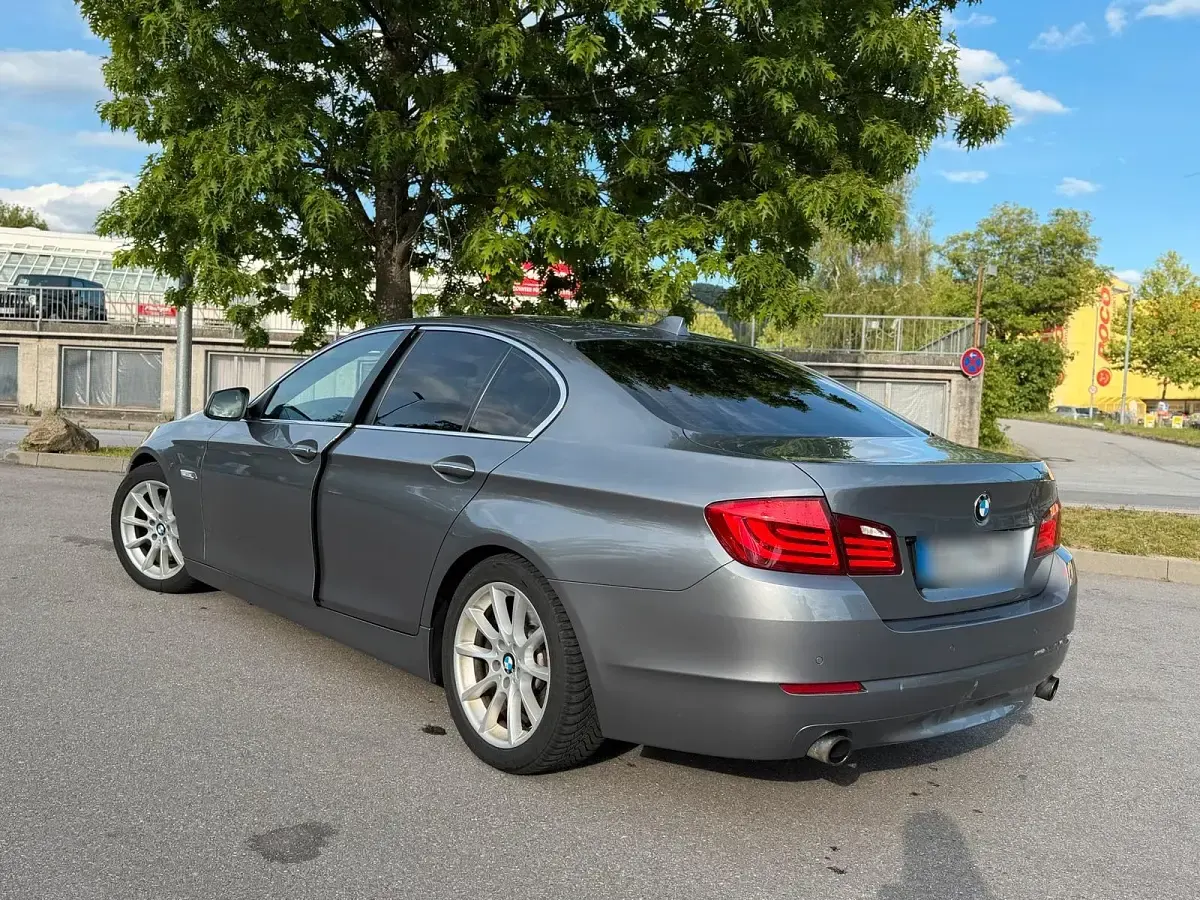 Gebraucht BMW 535 299 PS (219 kW) 2010 Grau Limousine