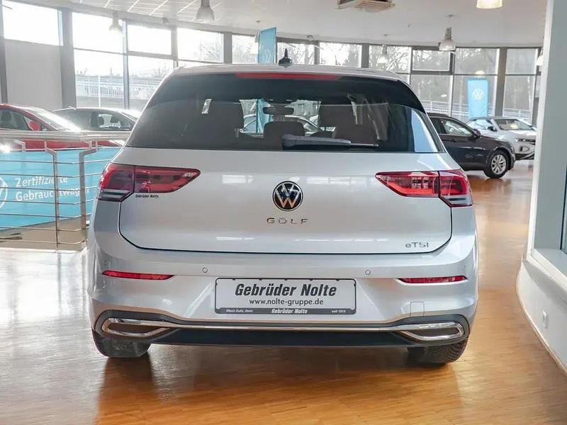 Gebraucht VW Golf VIII Move 110 PS (80 kW) 2023 Silber Limousine