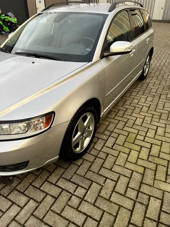 Gebraucht Volvo V50 136 PS (100 kW) 2007 Silber Kombi